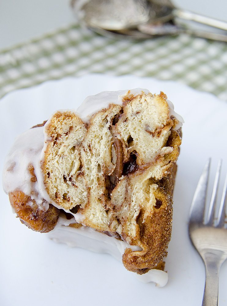 pecan-toffee-monkey-bread-with-icing-recipe-pinterest-2